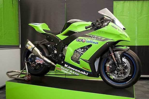 Kawasaki Superbike Racing Team Unveils 2011 Ninja ZX-10R Racer