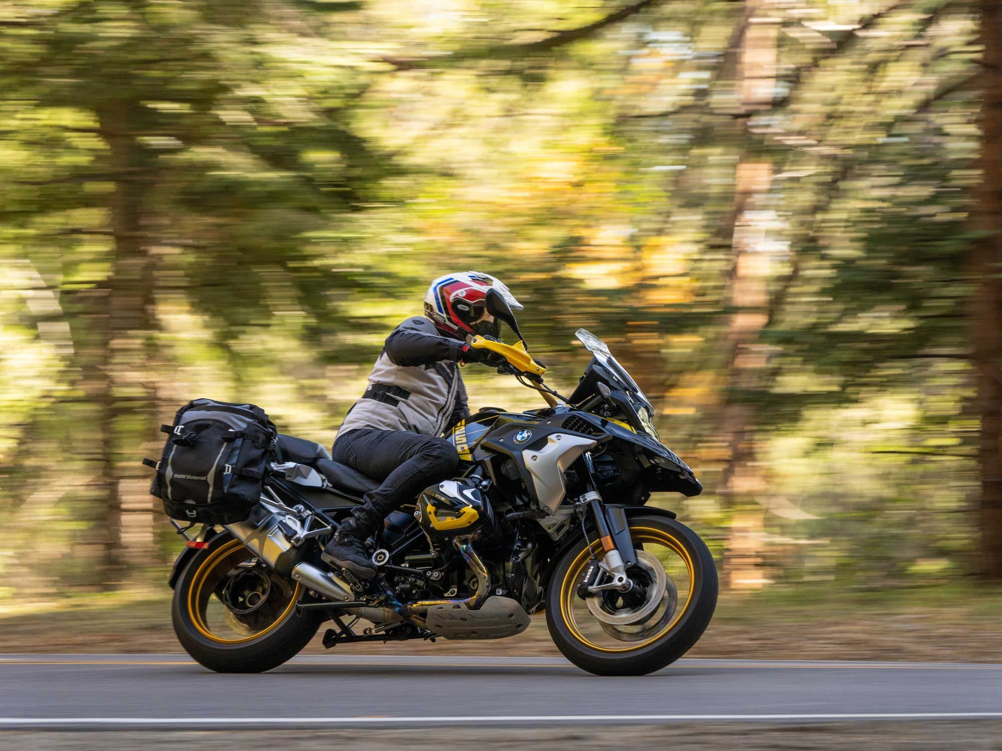 The R 1250 GS’s telelever front end soaks up rough pavement well, yet offers good sporting aptitude when the road gets twisty.