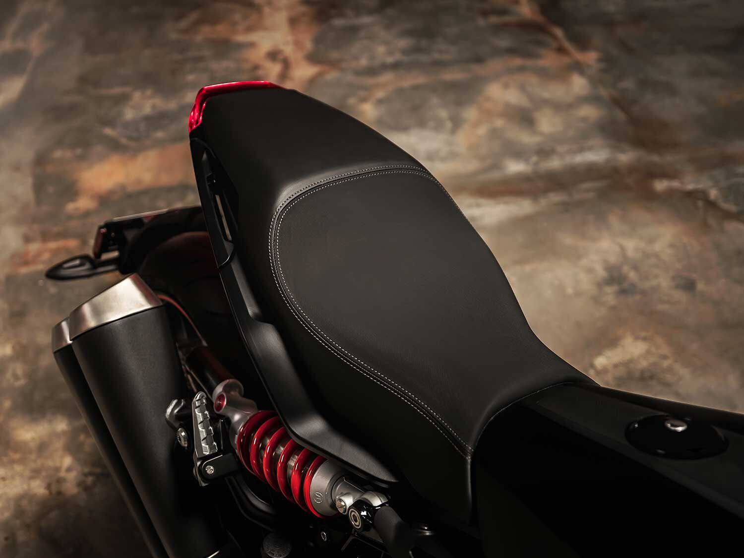 The saddle height has been reduced due to the smaller-diameter wheels and shorter suspension travel.