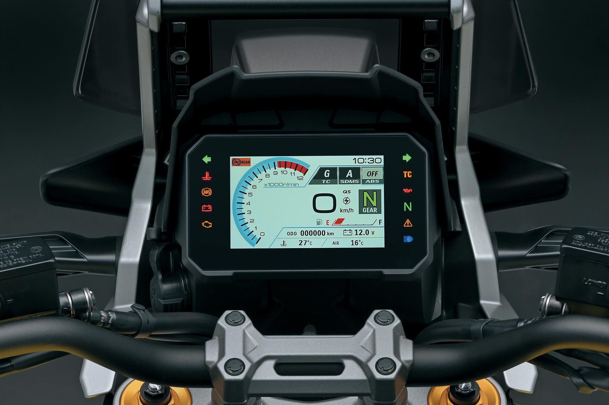 A new 5-inch TFT instrument panel gives riders all the info they need.