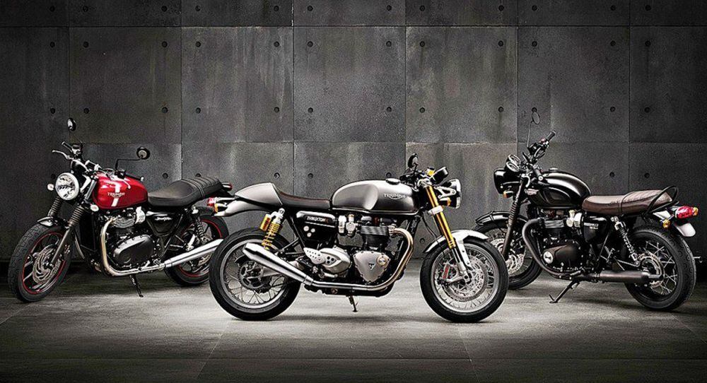 TRIUMPH ブラックカウル chic0148.jpg