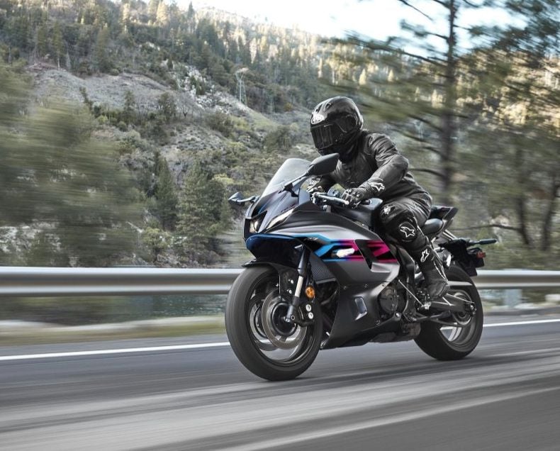Fully faired, super-slim styling, and a solid feature set put the R7 firmly in the mix for sport-minded street riders.