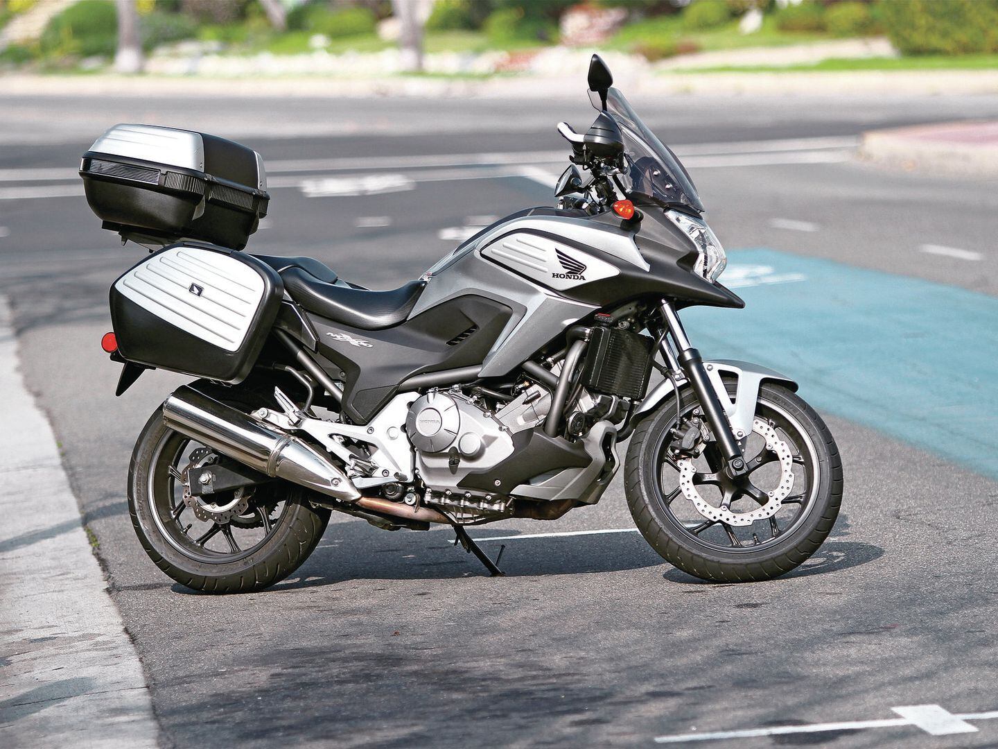 HONDA NC700X 白 車検残R8/10月 要整備 エンジン始動動画 名変で乗れます 半額配送キャンペーン 現状渡し諸経費￥0- P-Yard 5JQ53SWJZU22GE26GO2LNMDVXI.jpg