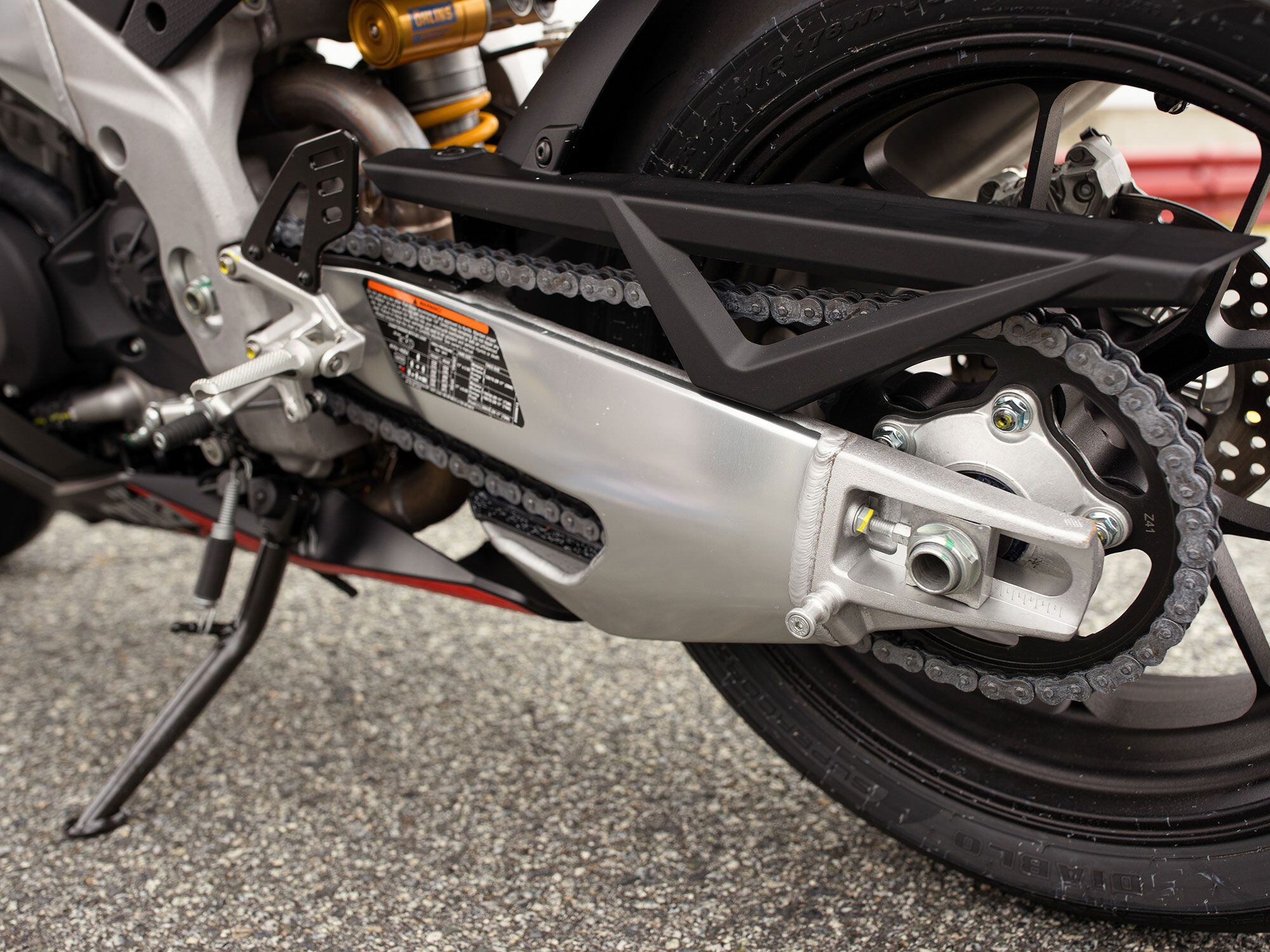 The RSV4’s and RSV4 Factory’s updated swingarm is a big deal. It boosts traction and nets improved vehicle acceleration.