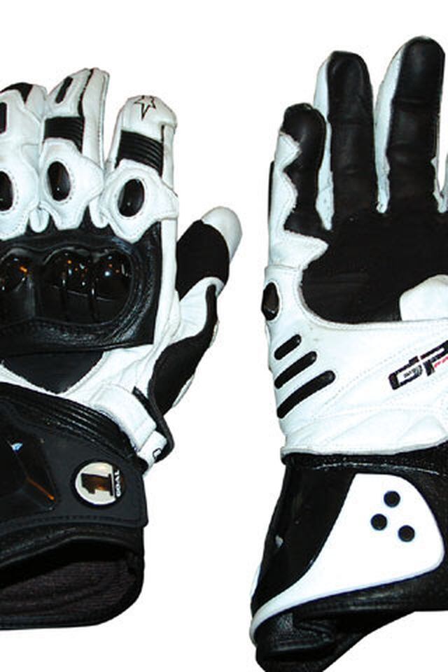 Alpinestars GP Pro Gloves 白/黒 GP Pro R4 Gloves - Motorcycle Gloves | Alpinestars®
