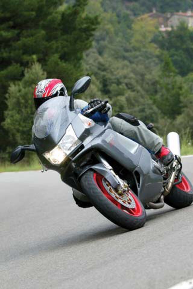 Ducati ST4s ABS | Feature Review | Motorcyclist