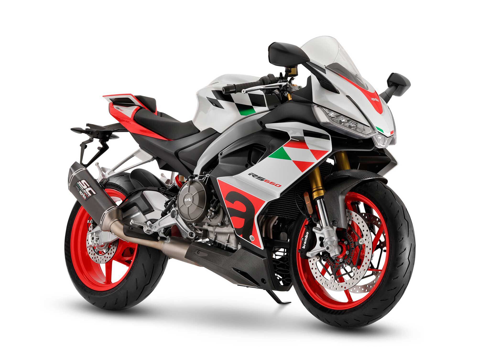 The 2023 Aprilia RS 660 Extrema pays homage to the Aprilia 125 Extrema produced between 1992 and 1994.