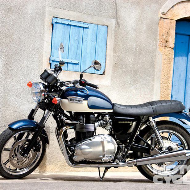 2009 Triumph Bonneville SE | Motorcyclist