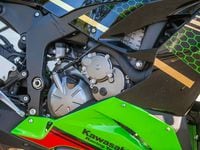 ＣＱT Cub Cadet Zero Turn Mower - Model 17ARCBDA596