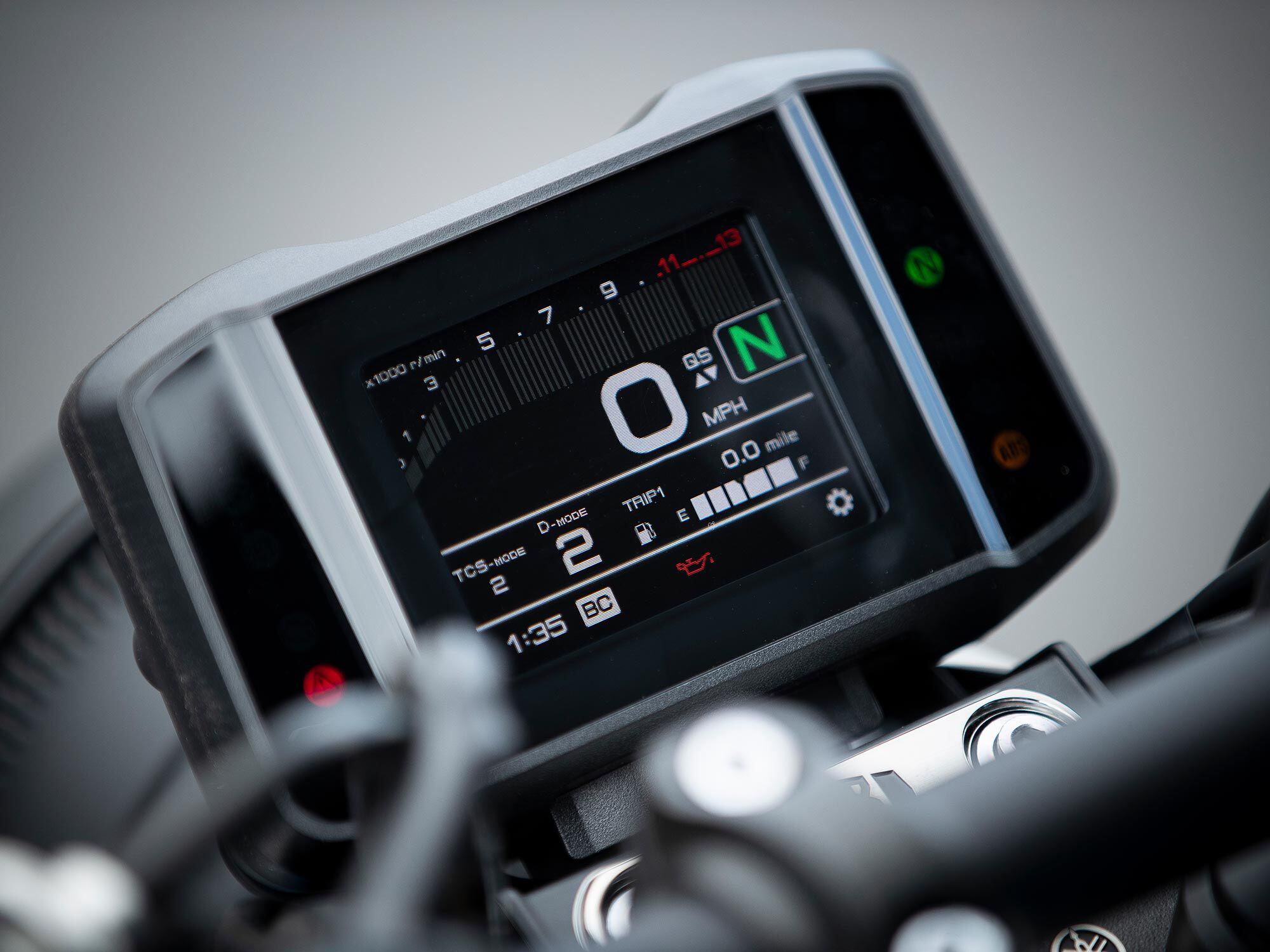 The XSR900’s full-color 3.5-inch TFT display is small but effective. Information is easy to read at a glance and you can easily toggle through settings using the handlebar switches.