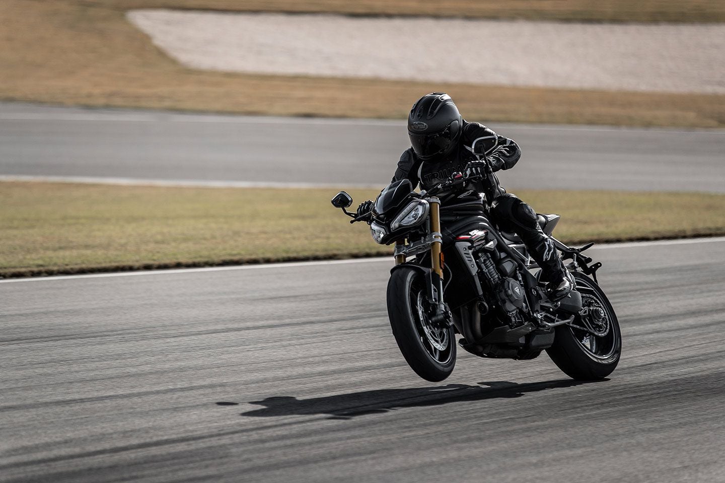 Triumph’s Speed Triple 1200 RS blends power and agility seamlessly. It’s the total package.