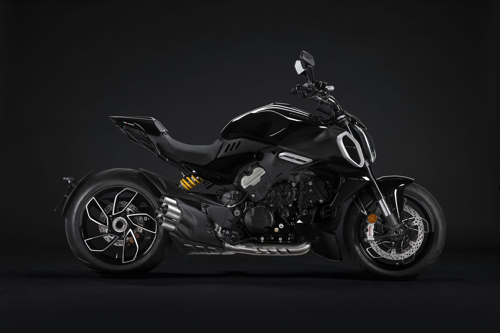 A four-exit exhaust is one of the key visual identifiers of the Diavel V4.