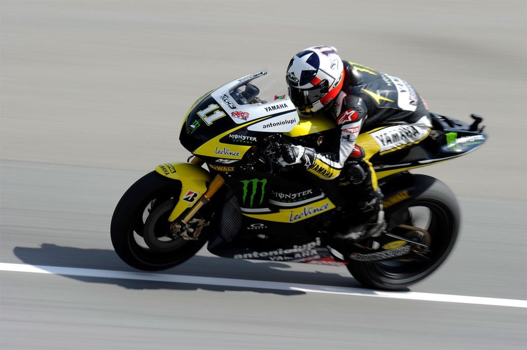 Jorge Lorenzo crowned 2010 MotoGP World Champion as Valentino