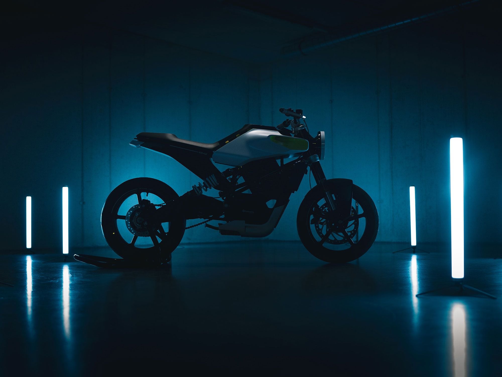 The Husqvarna E-Pilen electric motorcycle concept takes its styling from the brand’s other road bikes, the Vitpilen and Svartpilen.