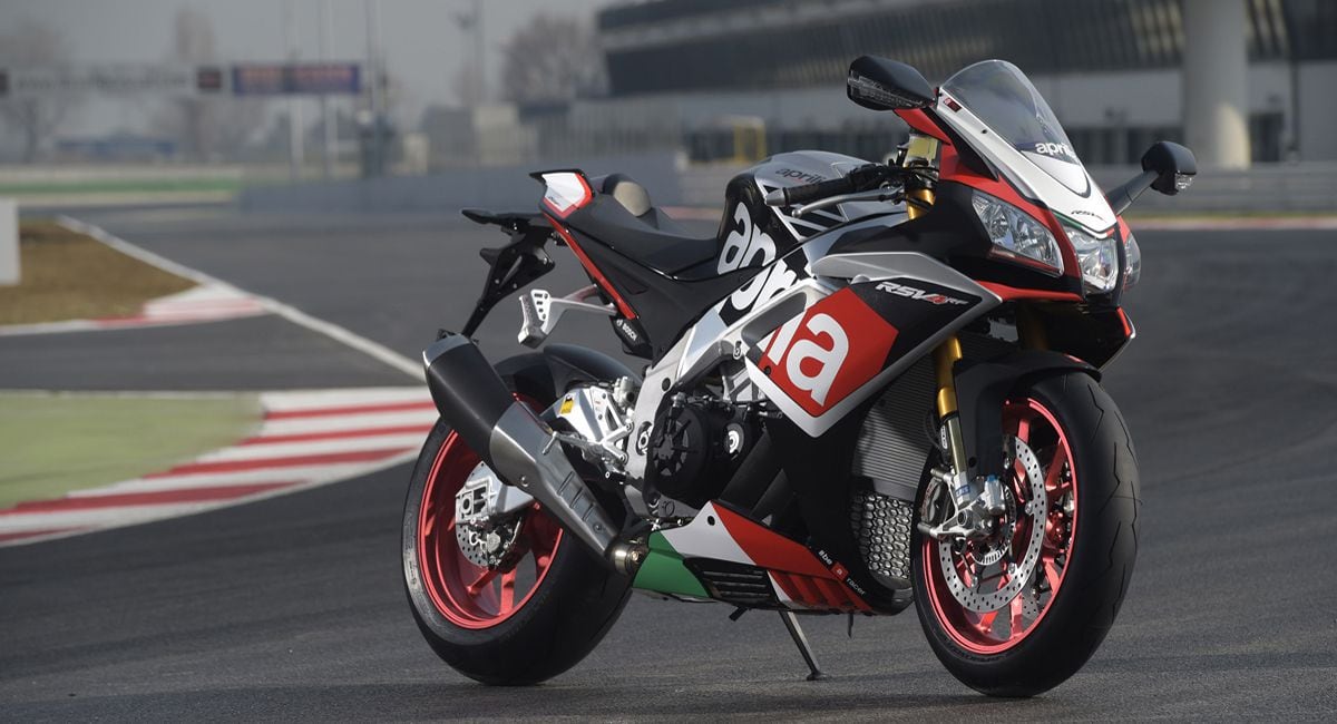 レッドリボルト　15P Aprilia RSV4 RF 2016 - technical data, prices, reviews