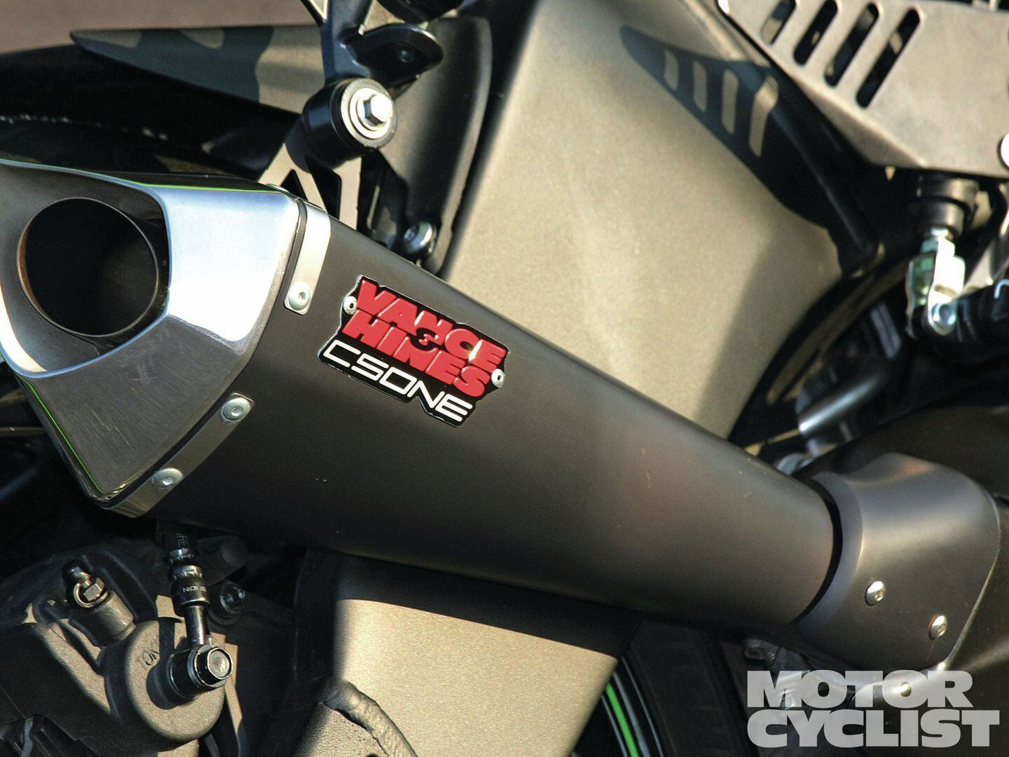 Vance & Hines CS One Slip-On Exhaust | MC Tested | Motorcyclist