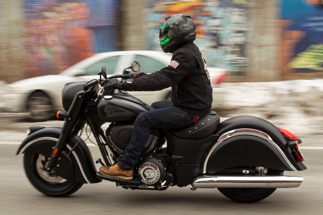 FIRST RIDE: 2016 Indian Chief Dark Horse | Motorcyclist FIRST RIDE: 2016 Indian Chief Dark Horse | Motorcyclist