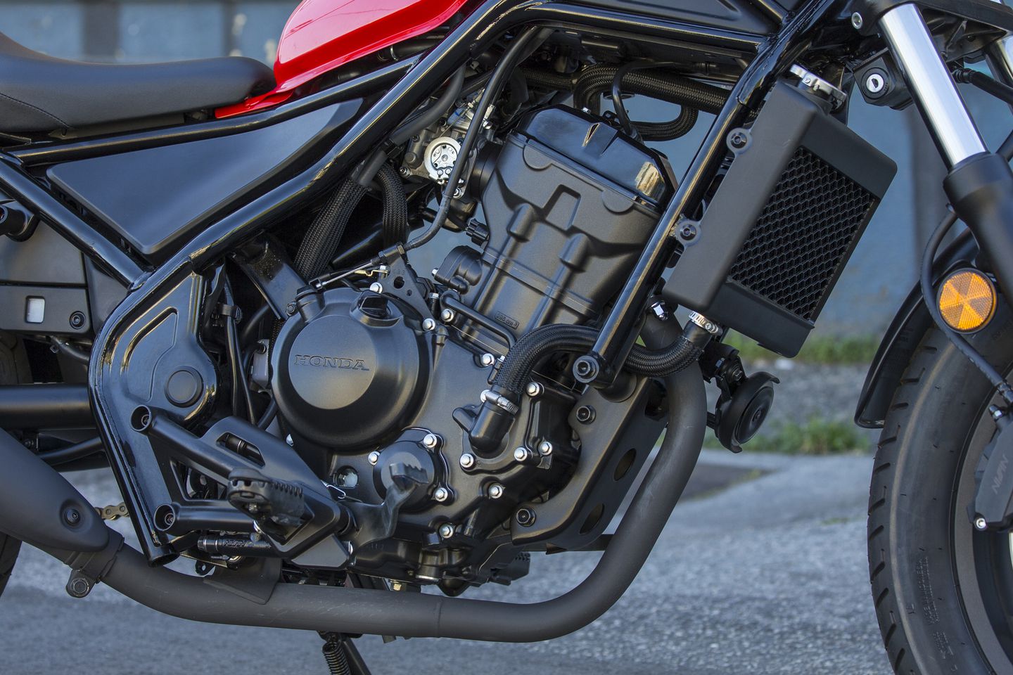 REVIEW: 2017 Honda CB500X - a soft, comfortable middle-weight two-cylinder  commuter for any rider 