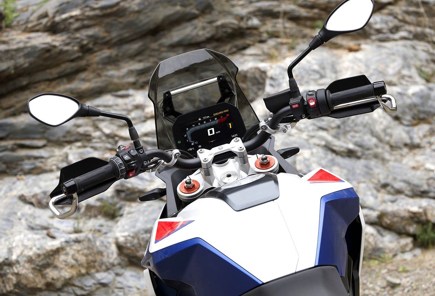 A 6.5-inch TFT display allows access to ride modes as well as Dynamic Traction Control and ABS Pro. Dynamic ESA (Electronic Suspension Adjustment) is an option for the Adventure model.