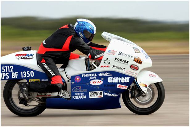 World's Fastest Streetbike Goes 278.6 MPH at the Texas Mile