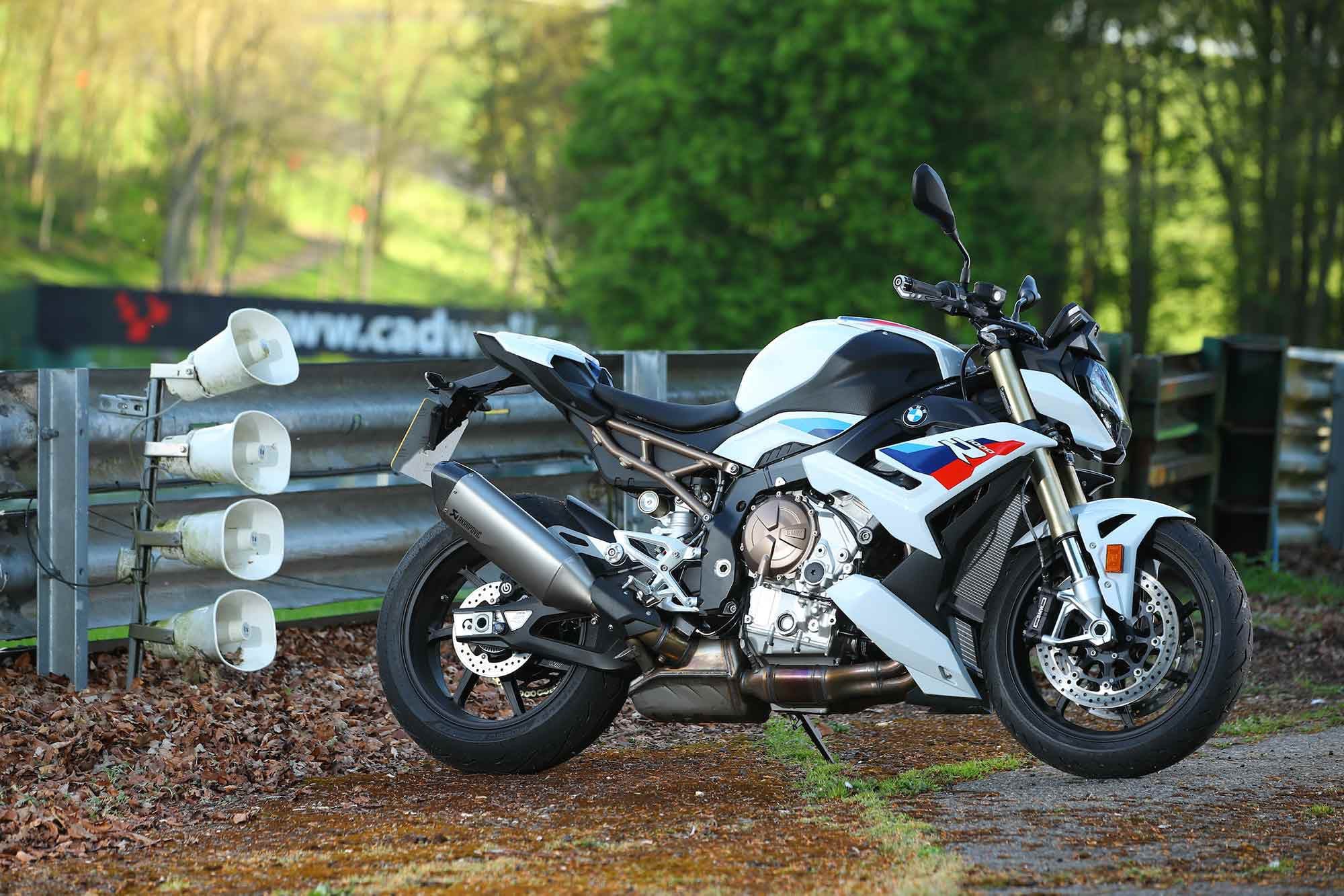 22 Bmw S 1000 R First Ride Review Motorcyclist