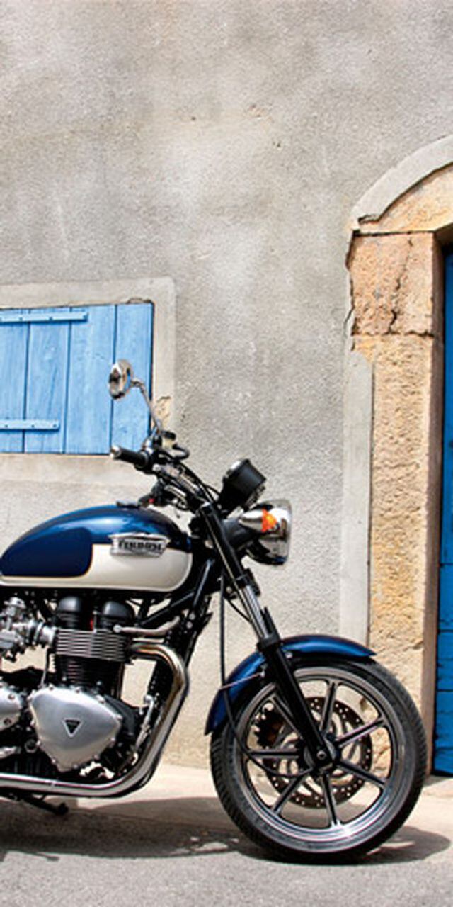 Triumph Bonneville SE | Motorcyclist