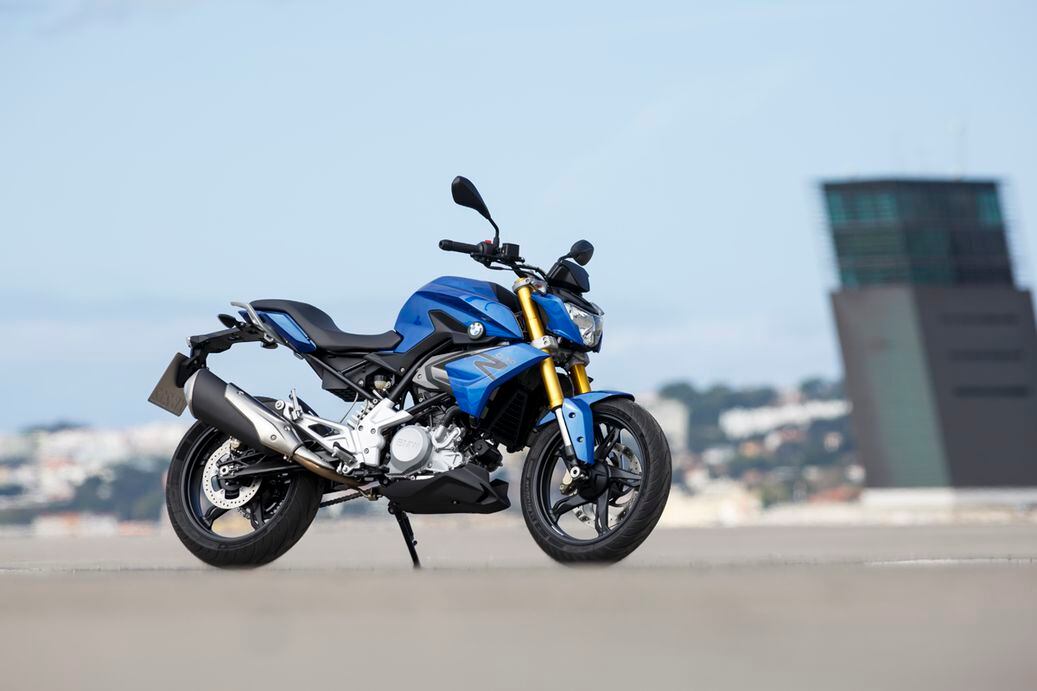 NEW ENTRY-LEVEL 2016 BMW G310R | Motorcyclist