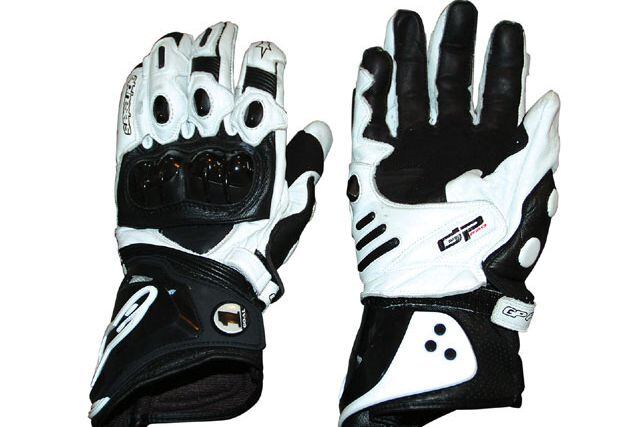 Alpinestars GP Pro Gloves 白/黒 Alpinestars GP Pro Gloves | MC Tested | MC Garage | Motorcyclist