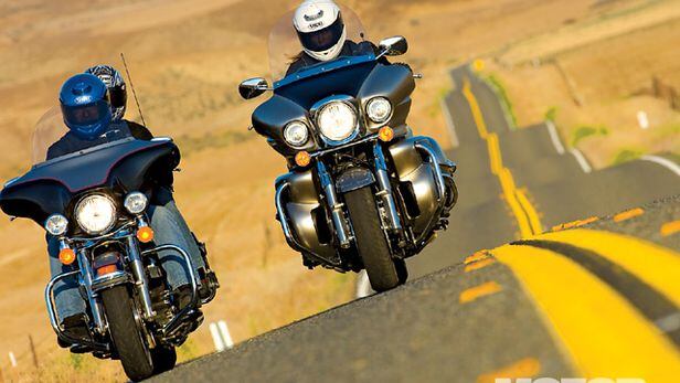 Harley-Davidson Electra Glide Classica vs. Kawasaki Vulcan 1700