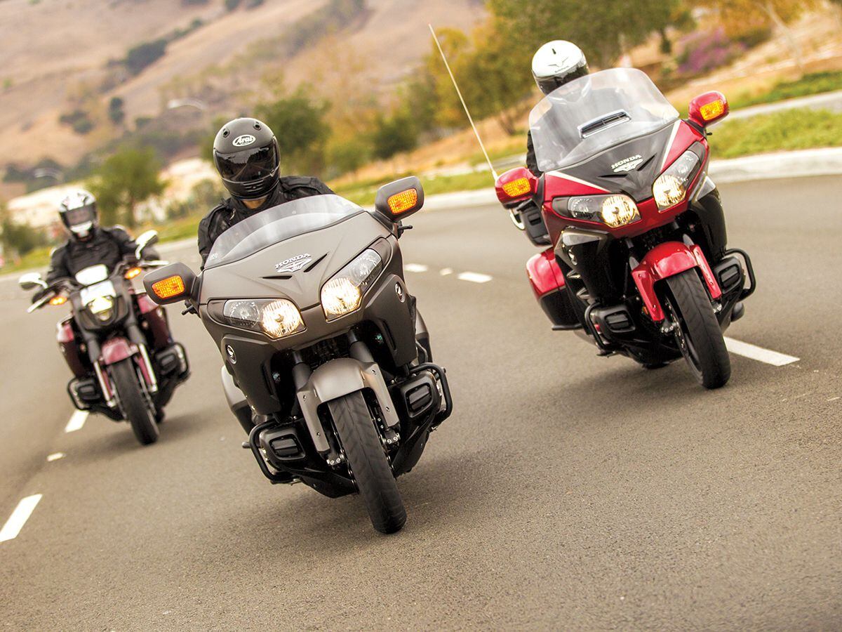 THREE OF A KIND: Honda Gold Wing, Gold Wing F6B and Gold Wing Valkyrie |  Motorcyclist, image size:1200x900