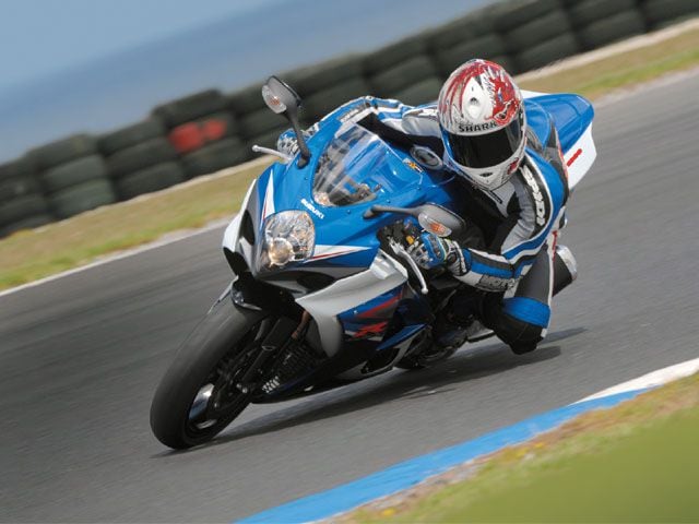 2007 Suzuki GSX-R1000 | First Ride | Motorcyclist