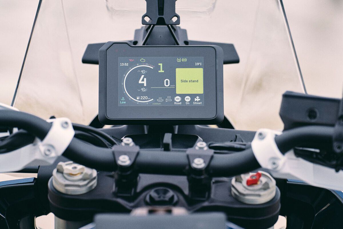 The layout for the TFT display is well thought out, making the display easy to navigate even while riding.