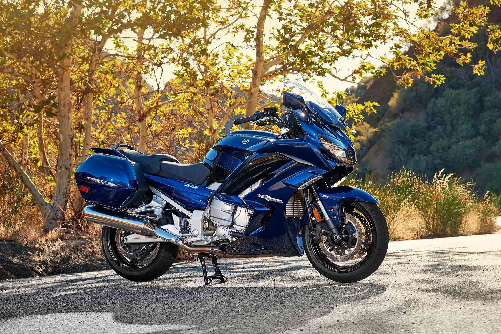 Pricing is up slightly but build is unchanged for the 2022 Yamaha FJR1300ES.