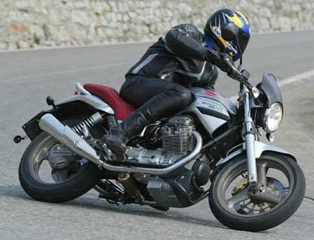 Workshop manuel moto Guzzi V50 - - voor de militaire hobby Workshop manuel moto Guzzi V50 - - voor de militaire hobby