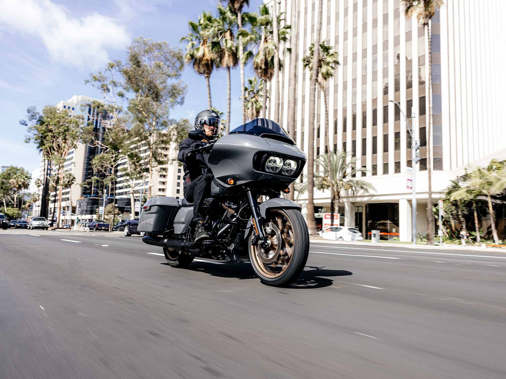 The 2022 Harley-Davidson Road Glide ST is packing a Milwaukee 117 v-twin.