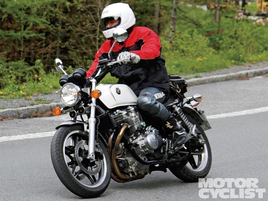 NO.5315　ＣＢ１１００　ＳＣ５６　空冷４サイクルＤＯＨＣ１６バルブ４気筒１１００ｃｃ　ホワイト　☆彡 LBFW62GEPMBFI6OTZC6OJRS2JY.jpg