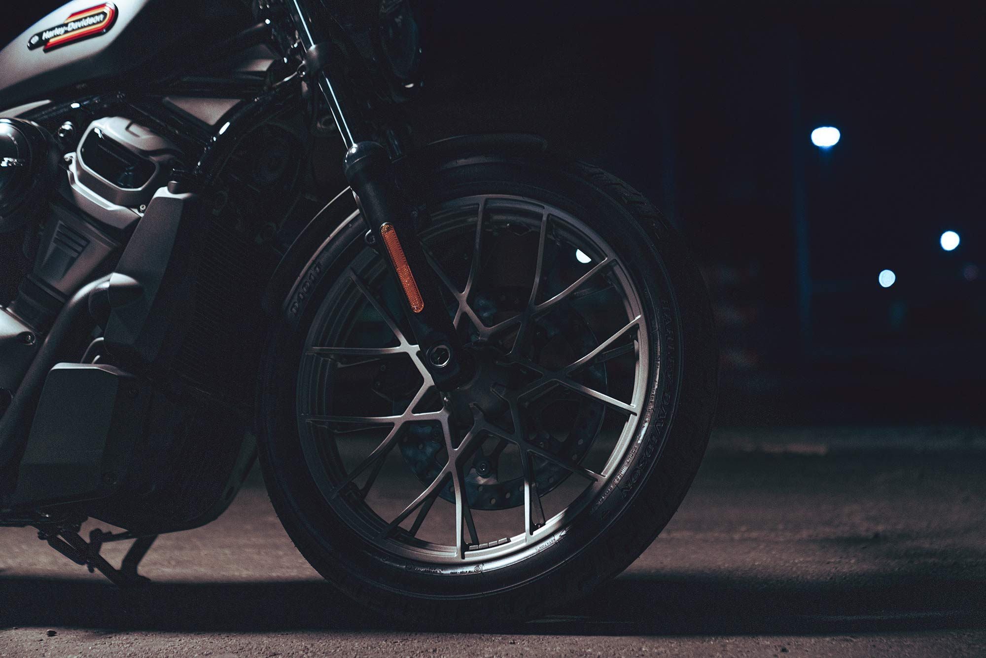 The Nightster Special’s redesigned 14-spoke wheels now feature a Tire Pressure Management System.