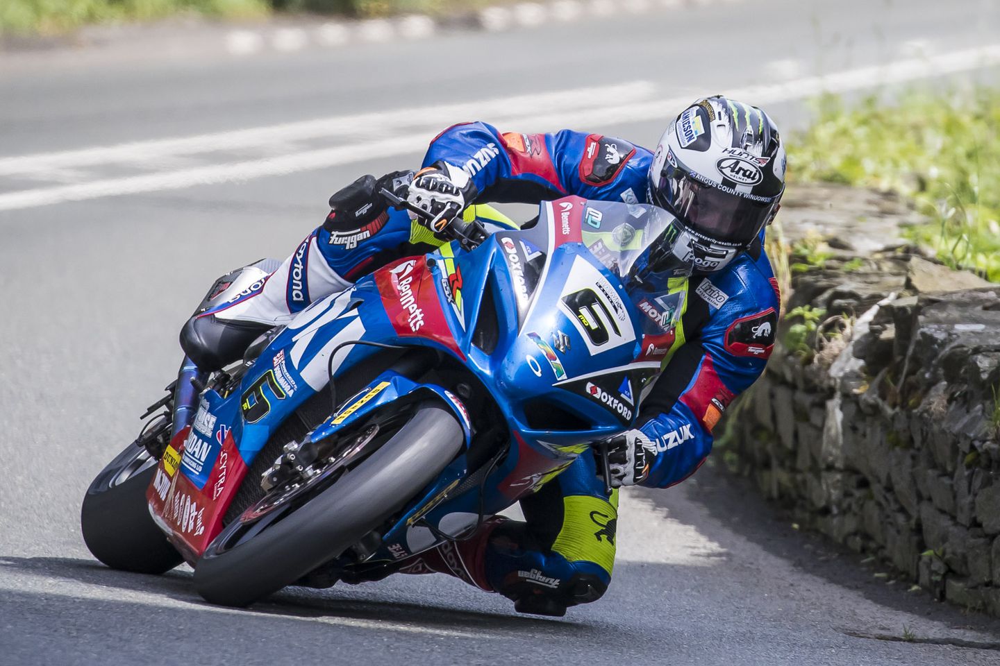 Michael Dunlop Wins 2017 Senior Isle of Man TT Race | Motorcyclist
