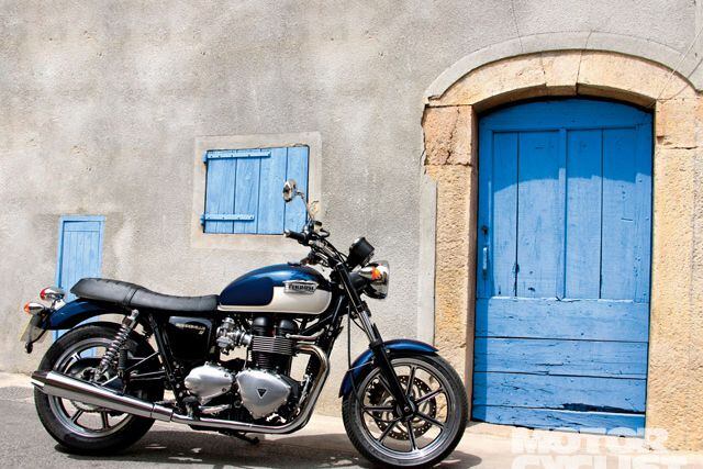 Triumph Bonneville SE | Motorcyclist