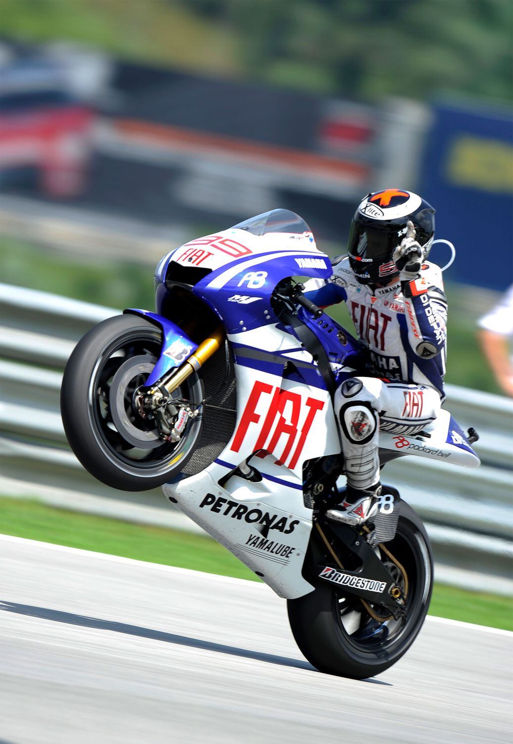 Jorge Lorenzo crowned 2010 MotoGP World Champion as Valentino