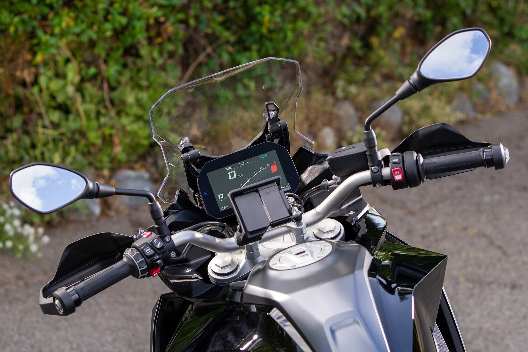The F 900 XR’s cockpit is well suited for urban riding and light-duty touring escapades.