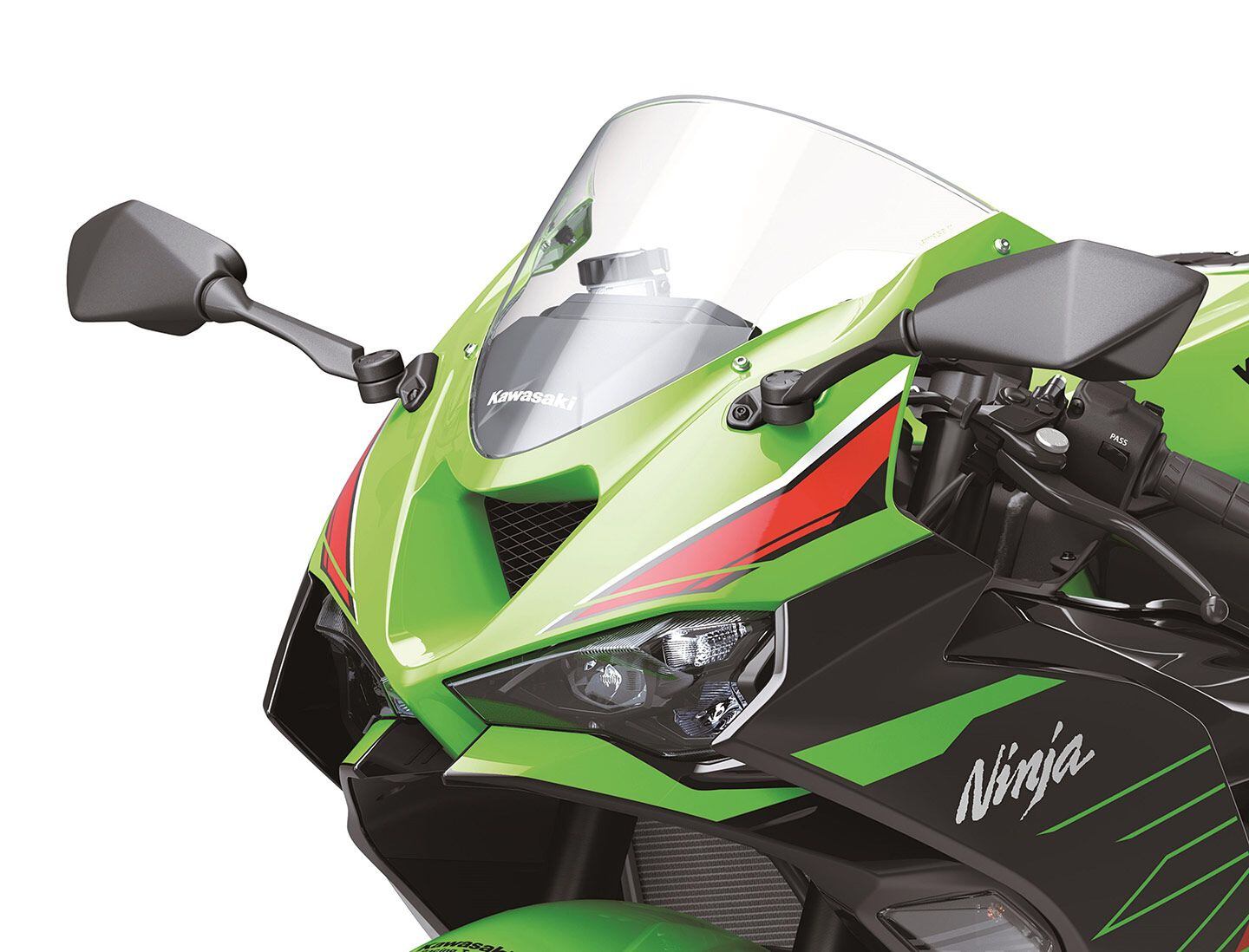 Fresh styling on the nose unit side fairings and new ducting give the ZX-6R a more modern appearance.