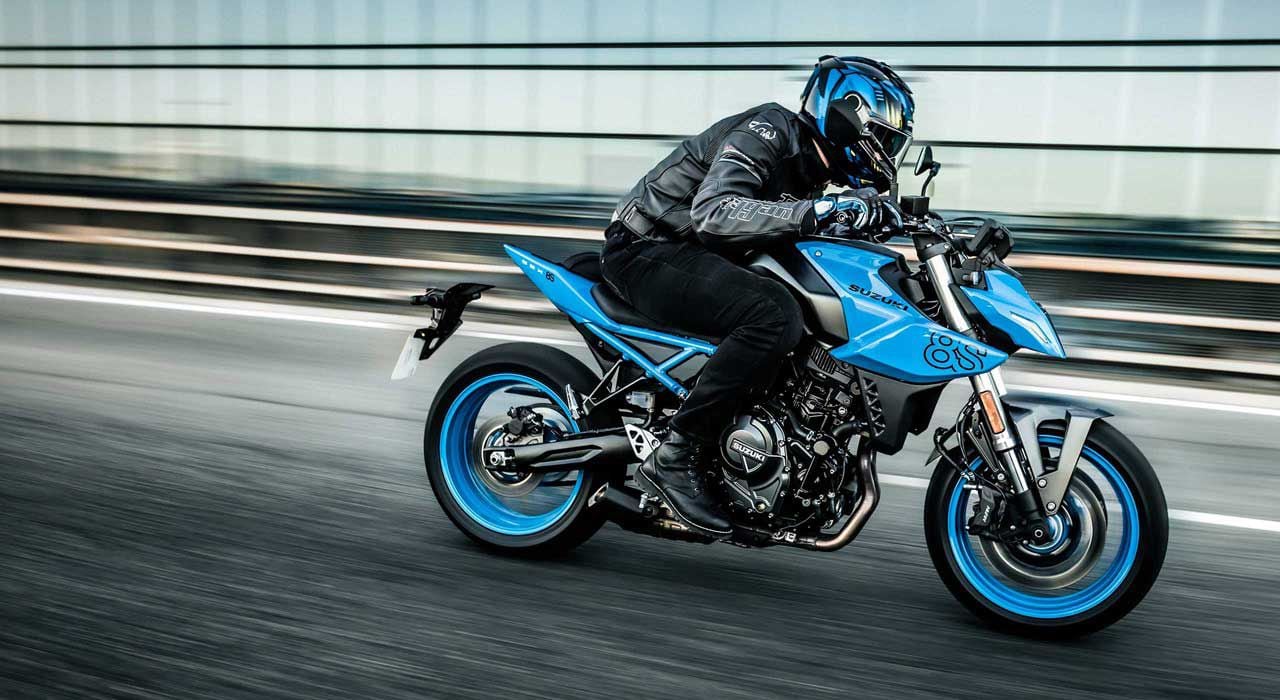 The newest addition to Suzuki’s GSX streetfighter series is the GSX-8S, which brings bold styling, approachable ergos, and strong performance to the table.