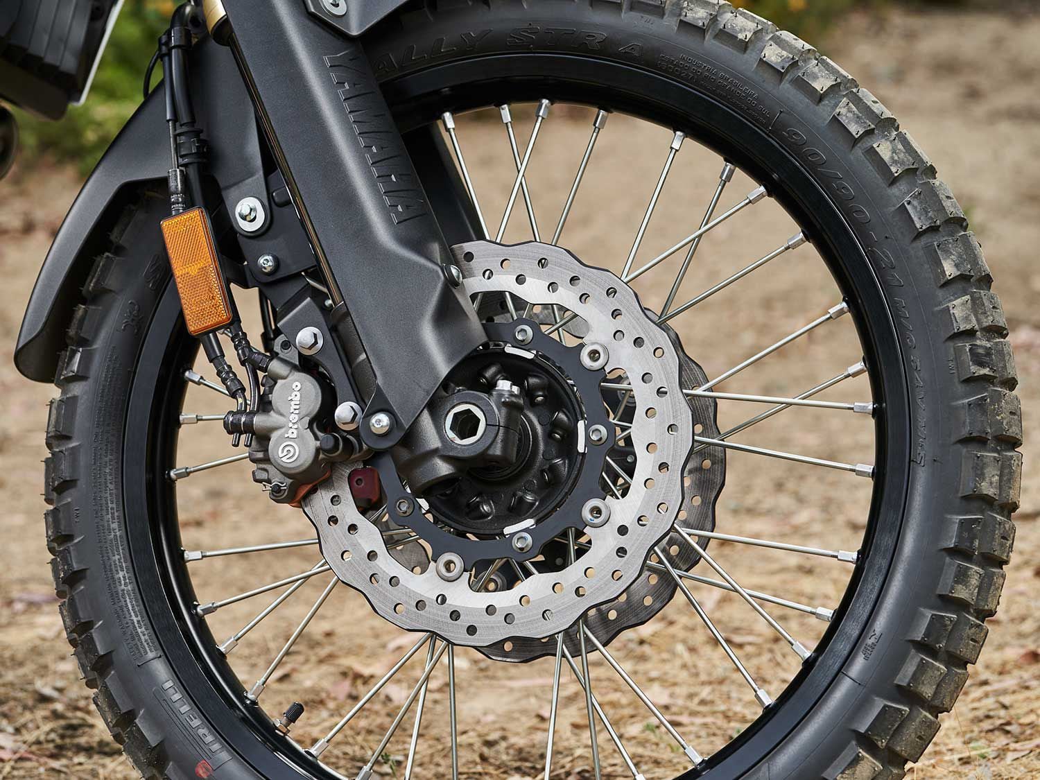 Although tiny-looking, the front brakes offer exceptional feel at the lever. This allows Yamaha riders to actuate the front brakes with confidence.