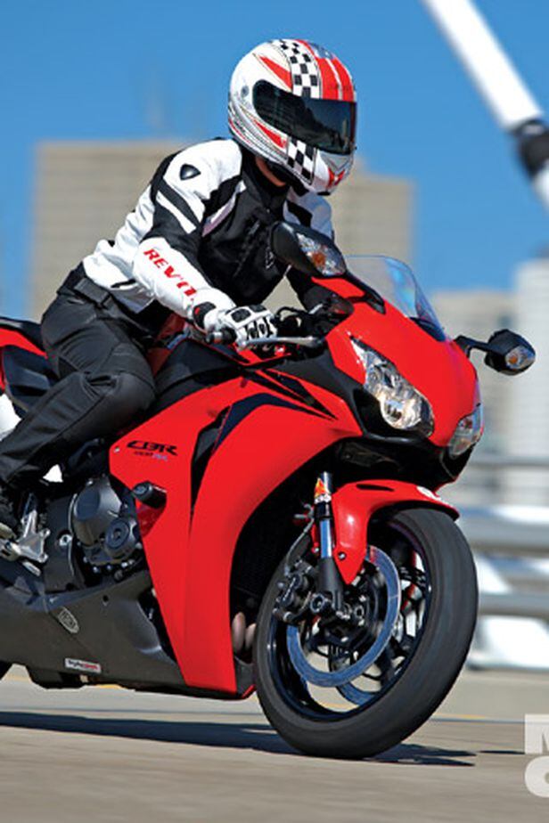 Honda CBR1000RR And Kawasaki ZX-6R | Motorcyclist