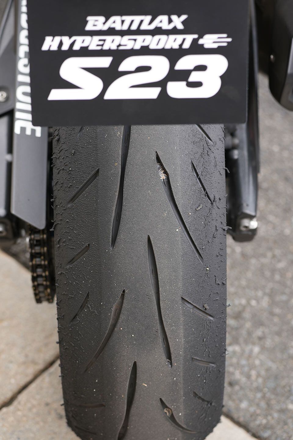 The Battlax S23 holds up well on an warm, abrasive circuit. Here you can spot the separate compound zones inside the rear tire.