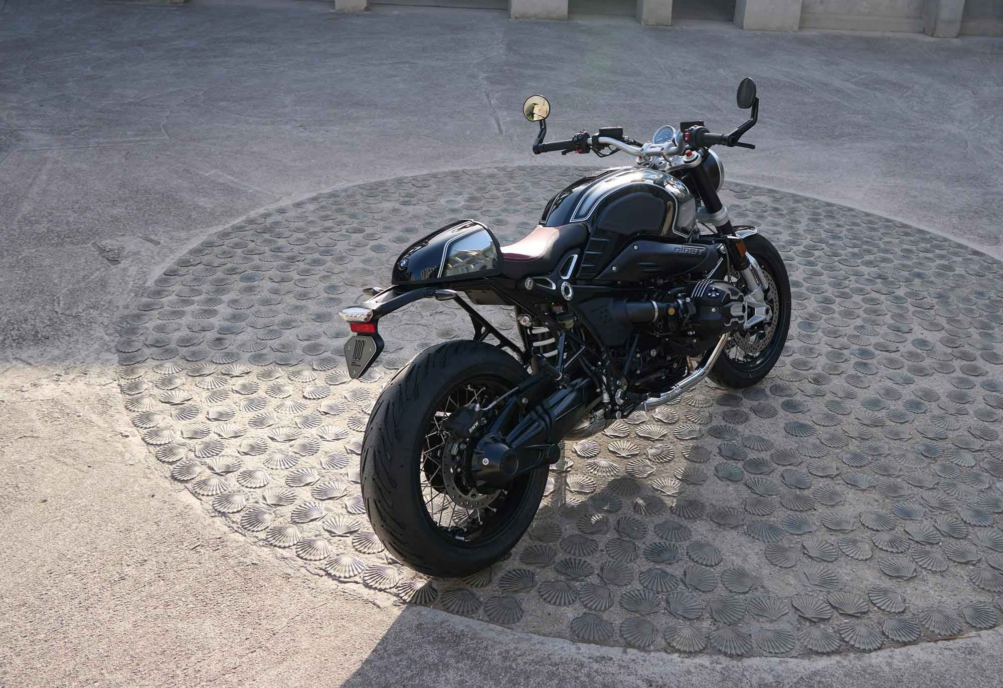 Aggressive stance, subtle pose: the R nineT 100 Years at rest.