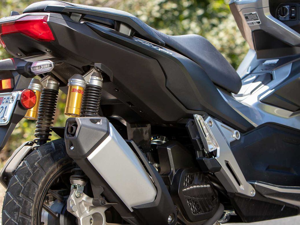 150 cbs 2021 honda adv 150 review