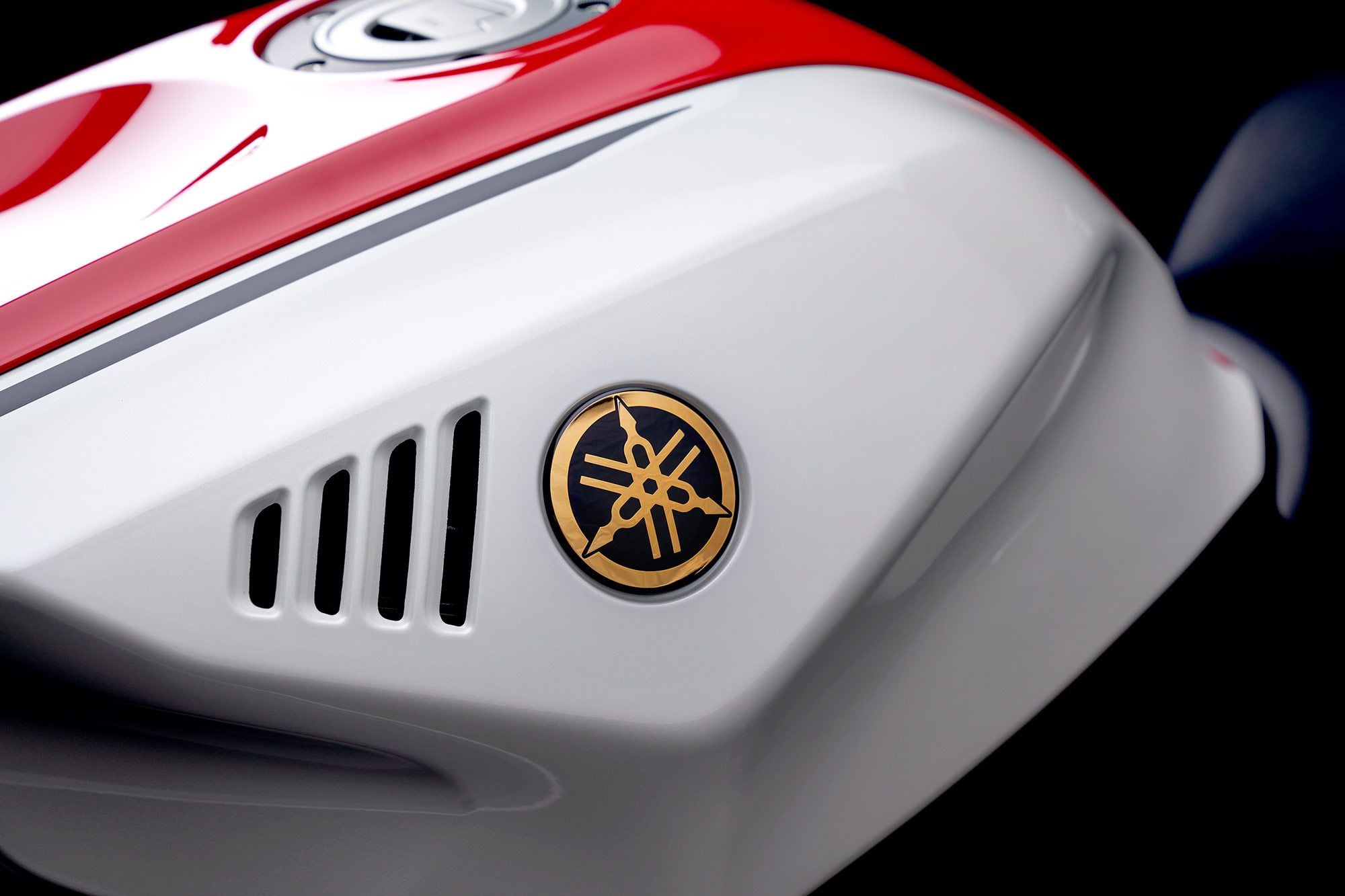 In a nod to Yamaha’s GP team, each anniversary edition will feature GP-inspired Tuning Fork emblems.