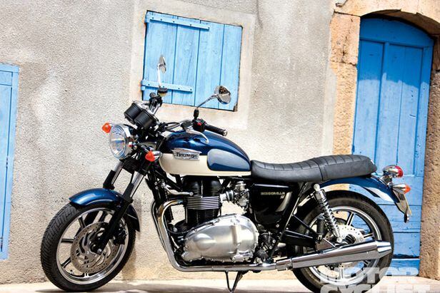 2009 Triumph Bonneville SE | Motorcyclist